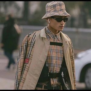 Burberry Trench coat(light wear on belt)